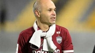 イニエスタが競馬界に！ JRAとコラボ、秋のGⅠレースのプロモーションに登場、勝負服モチーフのユニ姿も