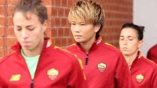 ローマDF南がUWCLで対戦相手の日本人スタッフとツーショット「海外で活躍している方とお会いできるのは本当に嬉しい」