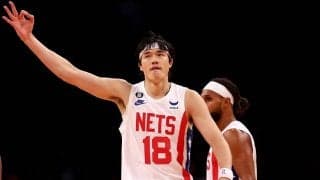 ネッツの渡邊雄太がリバウンドへ跳んだ結果…珍プレーで日本人初の“シャクティン”入り