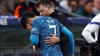 韓国代表FWソン・フンミンが脳震盪で途中交代…代理指揮官「検査を待つばかり」