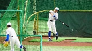 イチロー氏、フリー打撃で柵越え14発　初スイングから右越え弾に球場どよめき