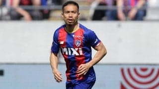 「豪華な3ショット」「凄すぎ！」4度目のW杯に臨む長友佑都が中村俊輔、松木玖生とのスリーショット公開「最高のバトンタッチ」