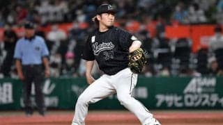 帰省中に球団から電話「とりあえず来てくれ」　ロッテの157キロ右腕を変えた“人的補償”