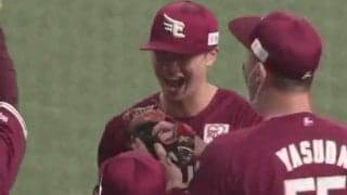 超絶レーザー、ドンピシャ送球…　守備でチームを救ったパの“補殺王”は？