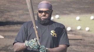 鷹キャンプ参加のホーキンスがシート打撃で8打数4安打　米独立2冠王がアピール