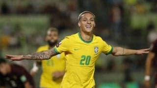 ｢私も泣きたい｣マンチェスターU・アントニーのブラジル代表メンバー選出の「歓喜の瞬間」が話題！ 8万7000超いいねの大反響となった初のワールドカップメンバー選出時の映像