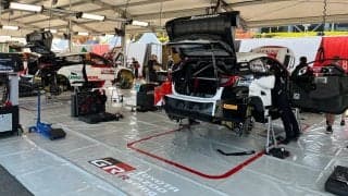 レッキ最終日。スタートに向け準備が進むサービスパーク