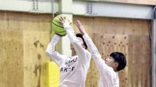 全ての中高生に知ってほしい！ 基本のシュートを決め切る極意〈レイアップ編(3)〉[リバイバル記事]