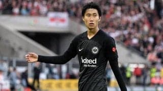 ｢鎌田すごいな今度はアシストだ｣ 鎌田大地が倒れながらも「執念のアシスト」！ 今季4アシスト目でフランクフルトの連勝に貢献