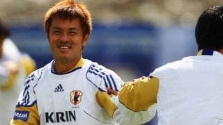 引退表明の駒野を古巣クラブも労う、広島からは懐かしい一枚も
