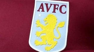 「寄せすぎ」「コピーだ」アストン・ビラの新エンブレムがチェルシーに酷似？実は過去のデザインを踏襲したもの