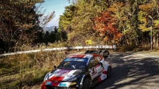 WRCジャパン：アクシデント続出、波乱の競技2日目を終えてトヨタのエルフィン・エバンスが首位、勝田貴元は5番手