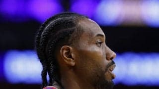 右ヒザのこわばりにより欠場が続くカワイ・レナードが5対5のワークアウトに参加