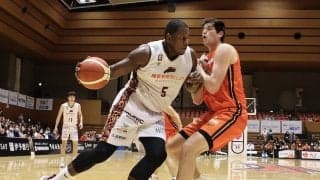 越谷が愛媛に連勝して東地区首位をキープ…長崎はA千葉との接戦を制す／11月12日開催 B2試合結果