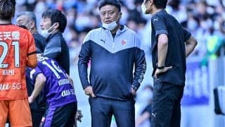 「こんなん涙でる」京都の残留直後の映像にファンが感動の声！  J1残留を成し遂げた選手を受け入れる曺貴裁監督の姿が「電車で見たらあかんやつ」と心を掴む