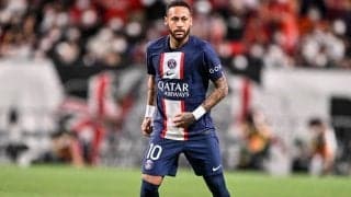 「足クッションやん」ネイマールが\"35mの高さ\"から落ちるボールを正確にトラップ! 圧巻の技術がファンの称賛浴びる「すごいとしか言えん…」