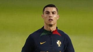 ｢気まずそう｣! 問題発言のC ・ロナウドにブルーノ・フェルナンデスが素っ気ない挨拶で話題…ポルトガル代表に合流も、ロッカーでの一幕に｢見ててめちゃくちゃ辛い｣などの声