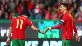 「ボートで来たのか？」C・ロナウドとブルーノの握手拒否騒動の裏側をチームメイトが明かす「彼らの間での冗談」