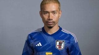 長友佑都が恩師のシューズを“靴磨き”  自ら磨きに行く姿に周囲も笑顔「これいつもやってるから」