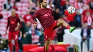 リバプールFWサラーが“ボコボコ”の腹筋を露わに！W杯不出場でもコンディションをキープ「冬休み中もハードワーク」