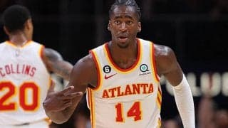 華麗なパスワークからアリウープを沈めたホークス…ラプターズとの延長戦は劇的な幕切れに