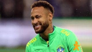 ネイマール、自身初のW杯制覇へ向けカタール入り「アーティストのスーツ、プレーヤーのセンス」