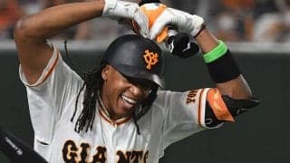 両親も驚いた日本での“人気”「夢見るような人生」　巨人・ウォーカーが好かれるワケ