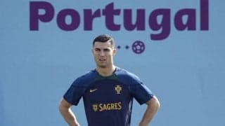 ｢こんな笑い方なんだ｣C・ロナウドがポルトガル代表の同僚DFペペの\"似顔絵\"に挑戦するも…完成品を見て大爆笑! ｢15万超再生｣を記録した話題の映像