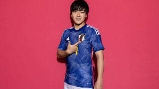 日本代表FW相馬勇紀の妻・森山るりさんが生後6カ月の子供との3ショット公開、成長にも感慨「首が座り寝返りが出来るように…」