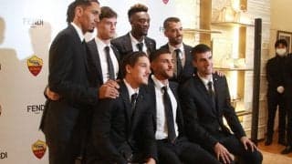 来日中ローマの7選手がパートナーシップ結ぶFEDNIのイベントに出席！　日本の子供たちとツーショット撮影も