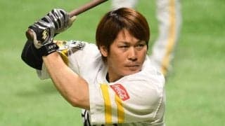 鷹・甲斐拓也、ベストナイン受賞も笑顔なし　打率.180に「全く貢献できていない」