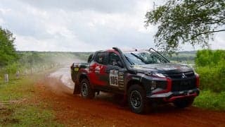 AXCR：SS5を終え、チーム三菱ラリーアートのチャヤポン・ヨーターは総合首位をキープして最終日へ