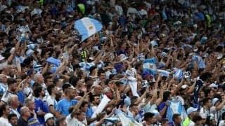 カタールW杯でサポーター同士が乱闘…流血のアルゼンチンサポはユニが血まみれに