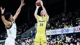 ホームのSR渋谷が北海道にリベンジを果たす…5選手が2ケタ得点を挙げて接戦に白星