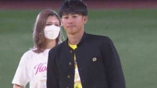 鷹イケメン右腕に「キュンキュンし過ぎる」　渾身の秘技に「画面越しで気絶した」