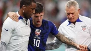 「キャプテン・アメリカだ！」「真のヒーロー」チームを決勝Tに導くゴールも負傷交代のプリシッチ、病院のベッドから勝利を祝うガッツポーズ！「心配しないで」