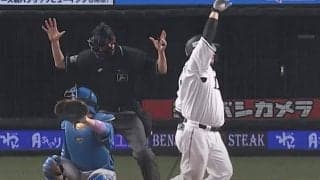 打席で山川が「踊っとる」　突如の今季“No.1奇行”は「沖縄の繁華街で見掛けます」