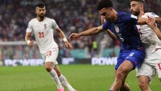 「涙が出た」「とても美しい瞬間」悲しみに暮れるイラン選手をアメリカ代表DFが抱擁「これが国際スポーツの意義」