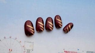 イヌワシをモチーフに…えんじ色＆ゴールドが映える「楽天ネイル」の作り方