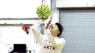 全ての中高生に知ってほしい！ 基本のシュートを決め切る極意〈ゴール下のシュート編(2)〉[リバイバル記事]