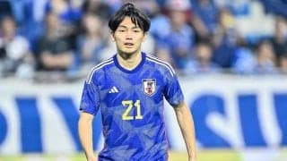 「ユニフォーム姿可愛すぎる」日本代表FW上田綺世の妻・由布菜月さんが「21番ユニ」を着て現地応援! SNSに「残りの試合も全力で応援します」と綴る