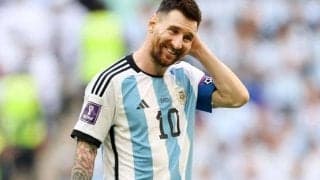 「ただのファンになってる」出待ちしてメッシとの2ショットをせがむオーストラリア選手たちの姿が大反響「やっぱりメッシは特別」