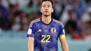 「ピッチに跪き泣いた」子供たちを前に涙を堪えられない吉田麻也にドイツメディアも注目「最初は子供の目を見ることができなかった」