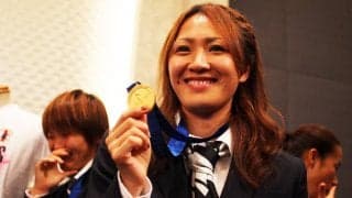 W杯王者の丸山桂里奈＆本並健治夫婦も日本代表ユニのペアルックで応援「四年後が楽しみです！私も出産頑張ります」