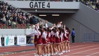 チアリーダーズがラグビー早明戦に登場！　４年生最後のハーフタイム演技に