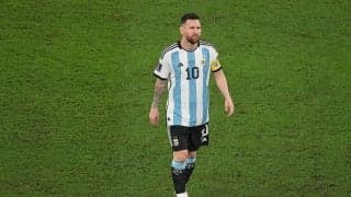 「このシーンは衝撃だった」オランダvsアルゼンチンで”警告18枚”を出したマテウ・ラオス主審の「4人連続イエロー」に再脚光! 日本代表・久保建英もプレーした試合で見せた早業が再び話題に