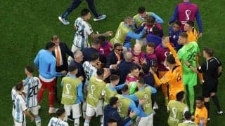 煽り合いから乱闘寸前まで…カード18枚のオランダvsアルゼンチンから迷シーン「時代を超えた戦い」