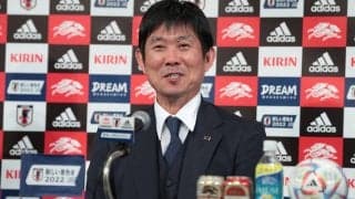 「めっちゃいい写真」「口角めっちゃ似てる」森保一監督、2人の息子との親子3ショットが話題！ 長男は元Jリーガー、次男はYouTuber「初めてみた」