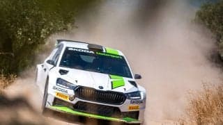 シュコダ、ギリシャで新型ファビアRSラリー2のグラベル集中テスト