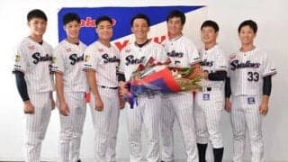 ヤクルトコーチ嶋基宏が語る「弟子」への期待と自らの役割。現役時代に「すごい」と思った捕手の名も挙げた